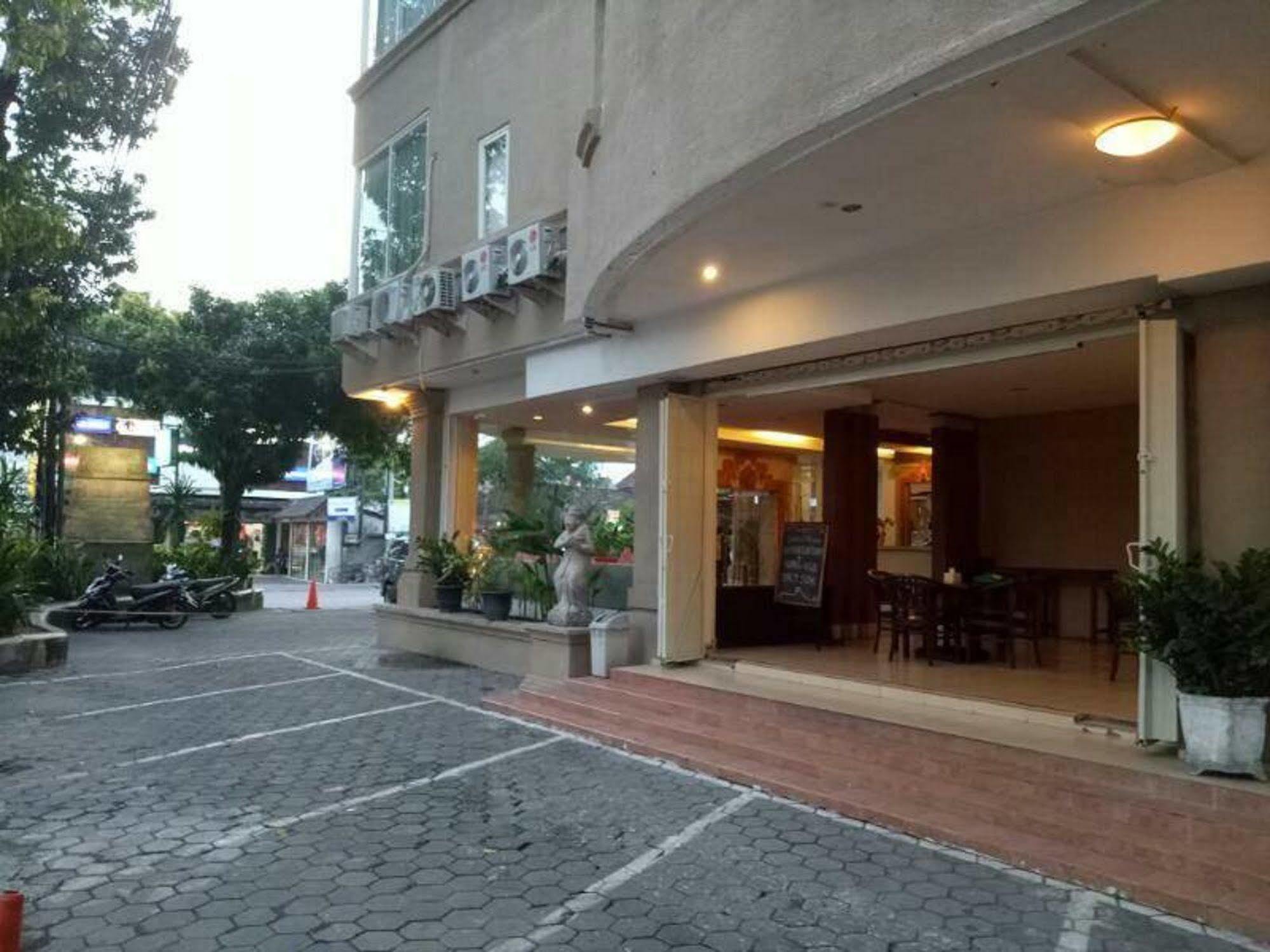 Reddoorz @ Raya Kuta Hotel Kuta Lombok Buitenkant foto